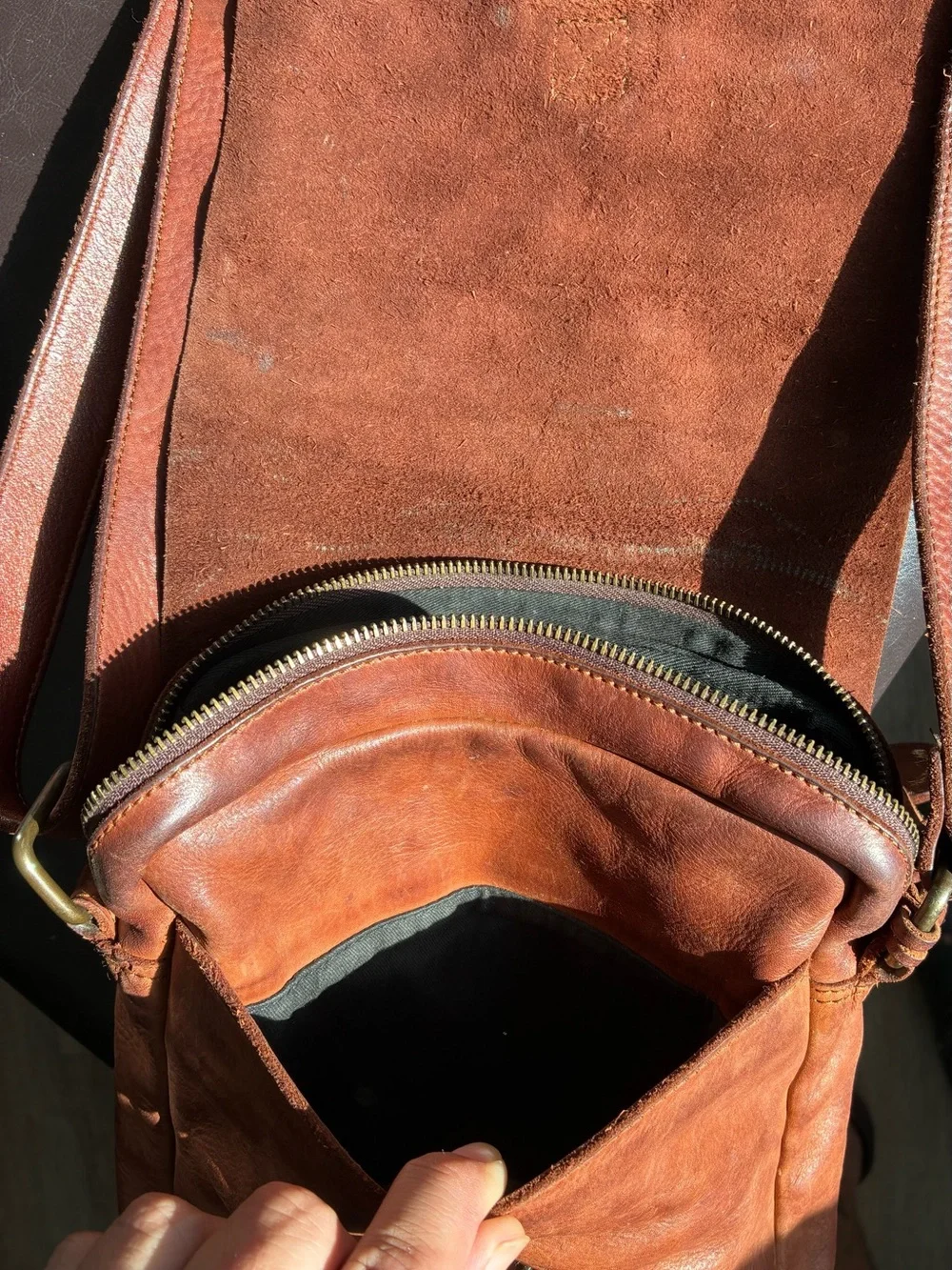 90s Inspired Unisex Harbour 2nd Leather Messenger Bag in Cognac Brown